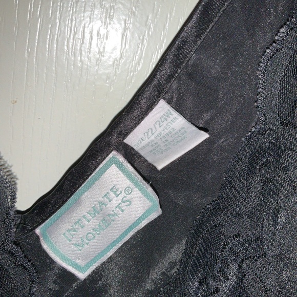 Vintage Intimate Moments Black Lace Slip Dress Nightgown - Picture 4 of 4